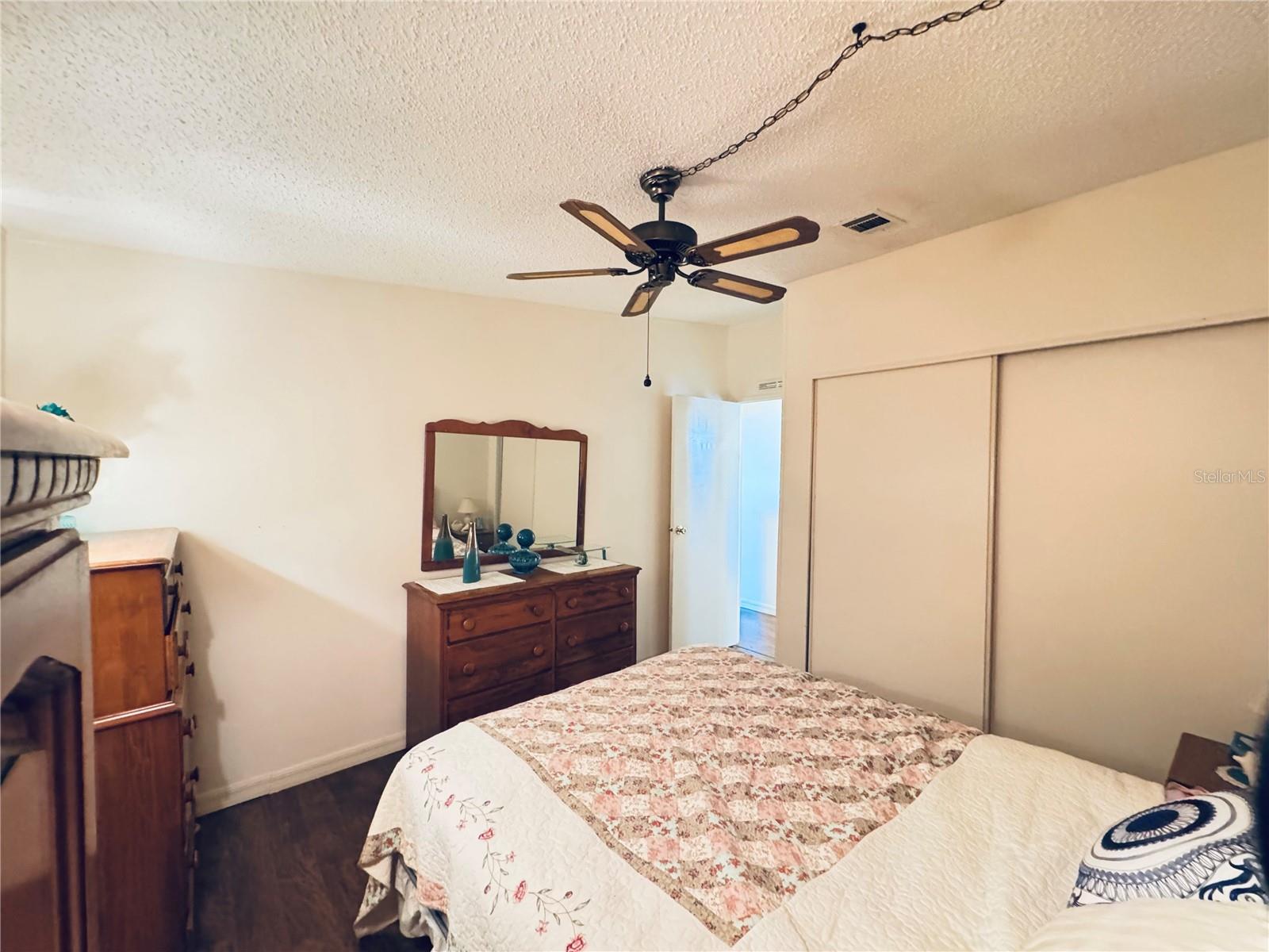 C7512607 Property Photo