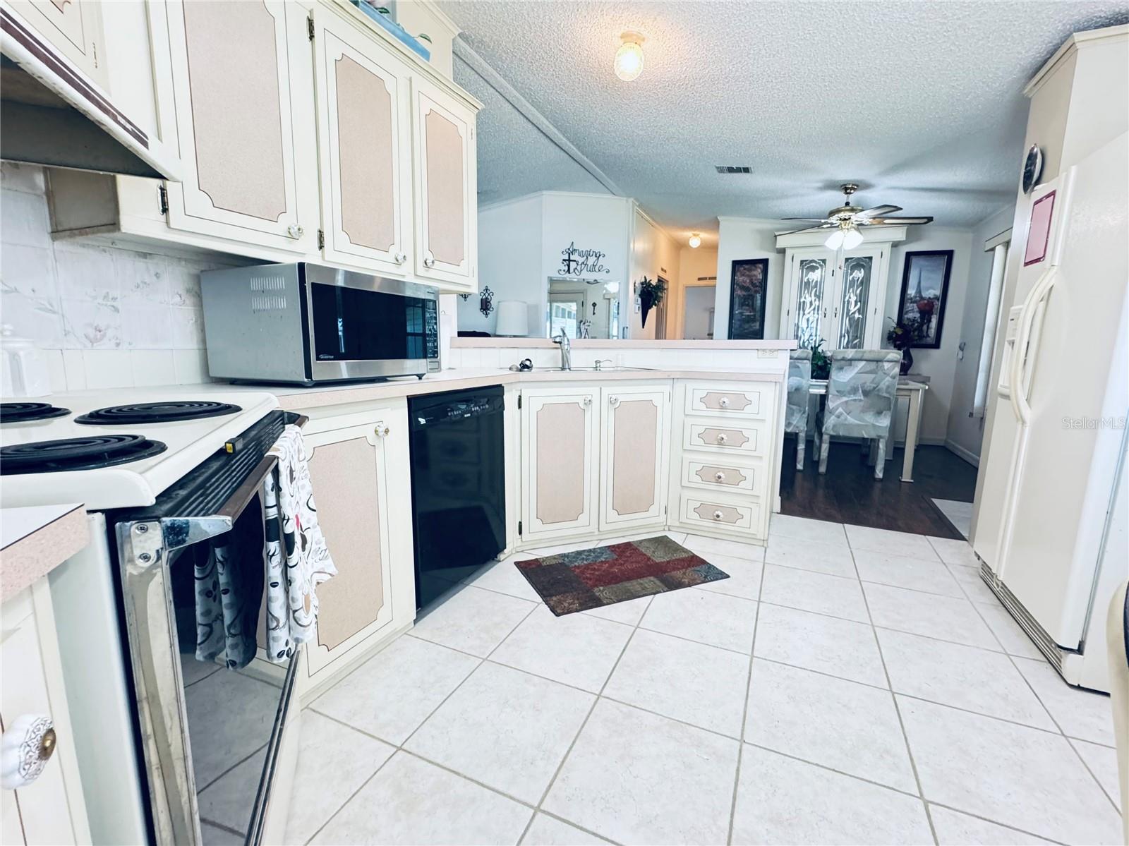 C7512607 Property Photo