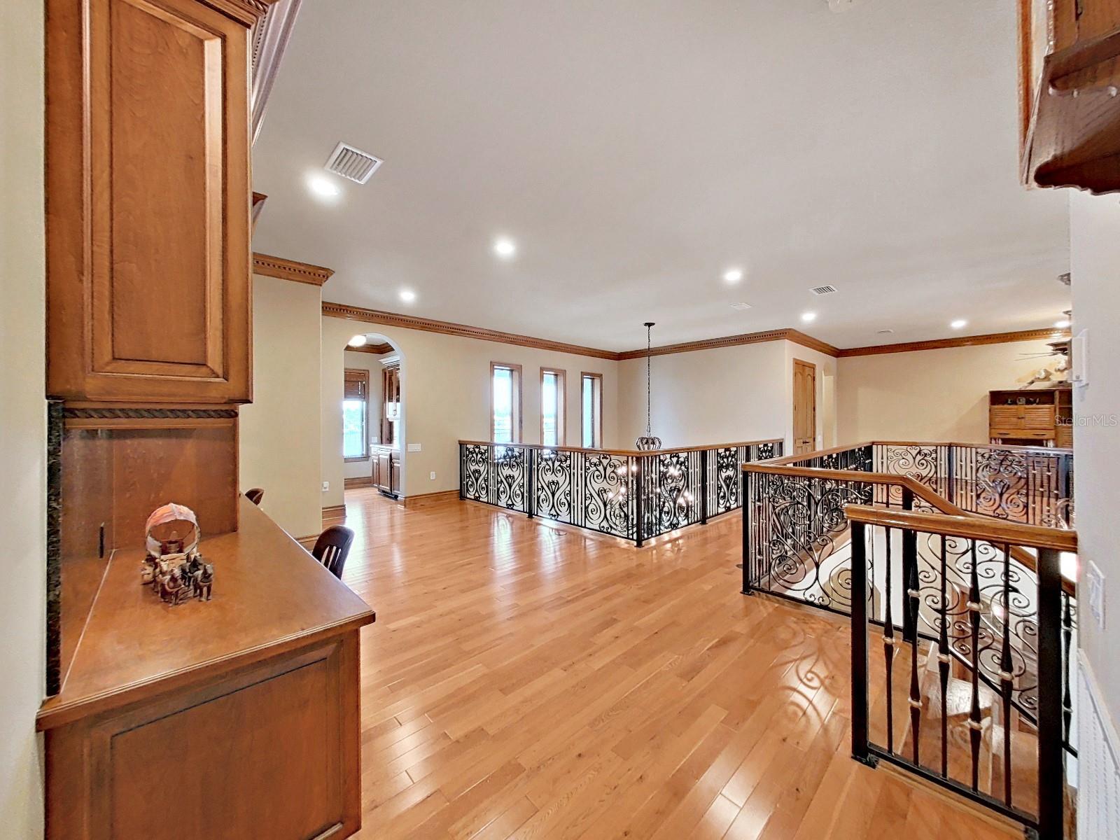 TB8409397 Property Photo