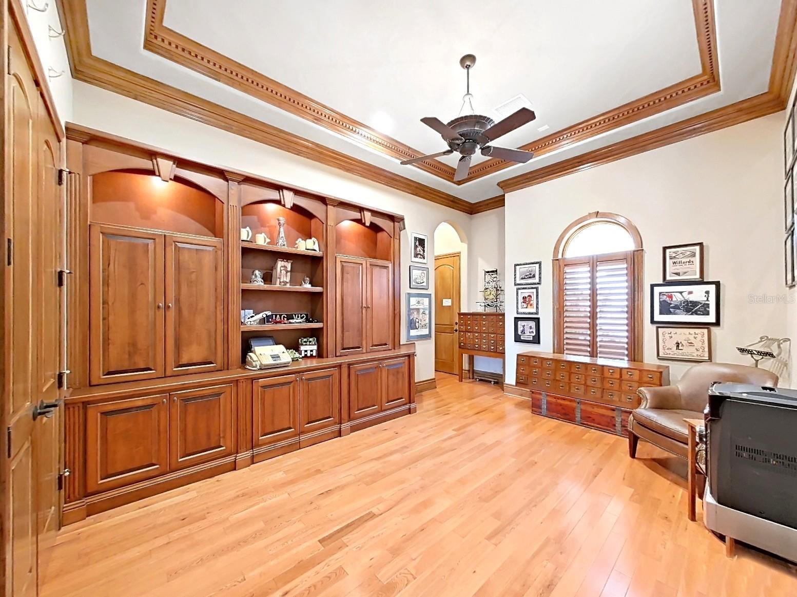 TB8409397 Property Photo