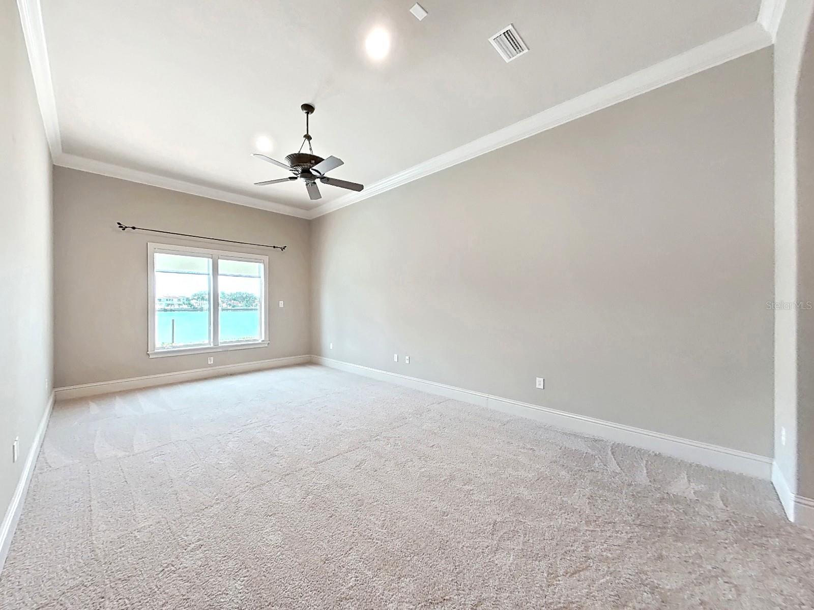 TB8409397 Property Photo