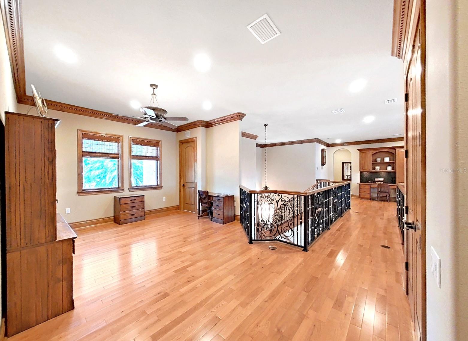 TB8409397 Property Photo