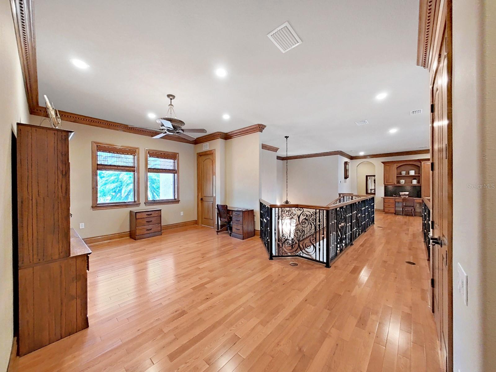 TB8409397 Property Photo