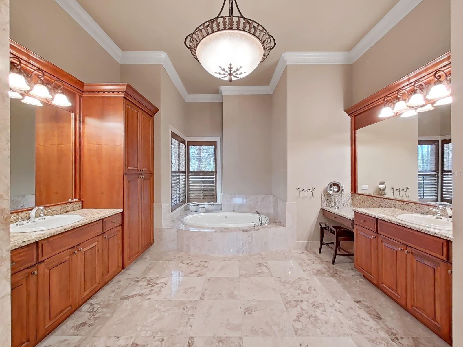 TB8409397 Property Photo