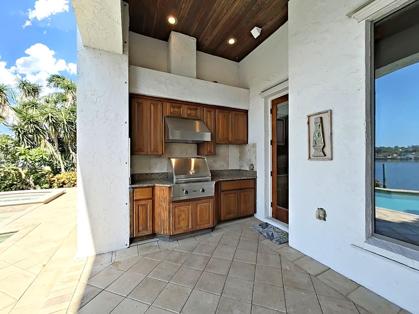 TB8409397 Property Photo