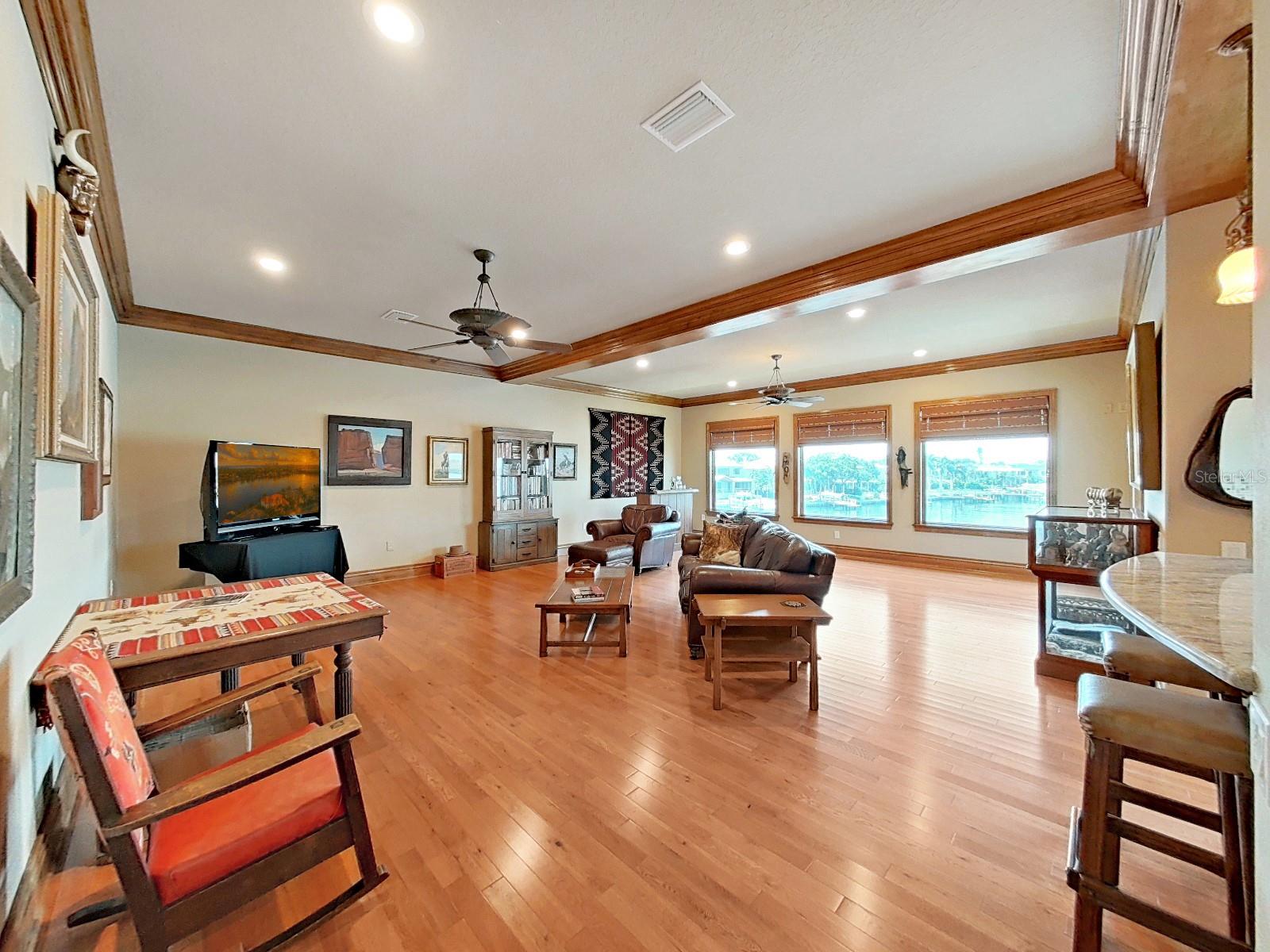 TB8409397 Property Photo