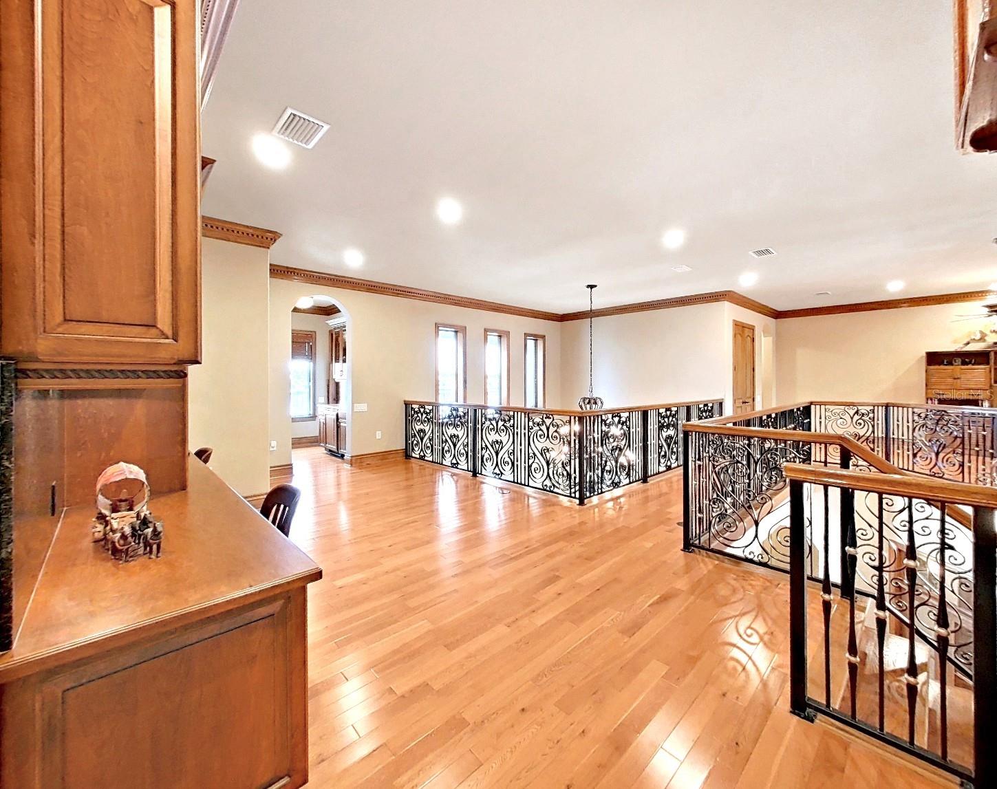 TB8409397 Property Photo