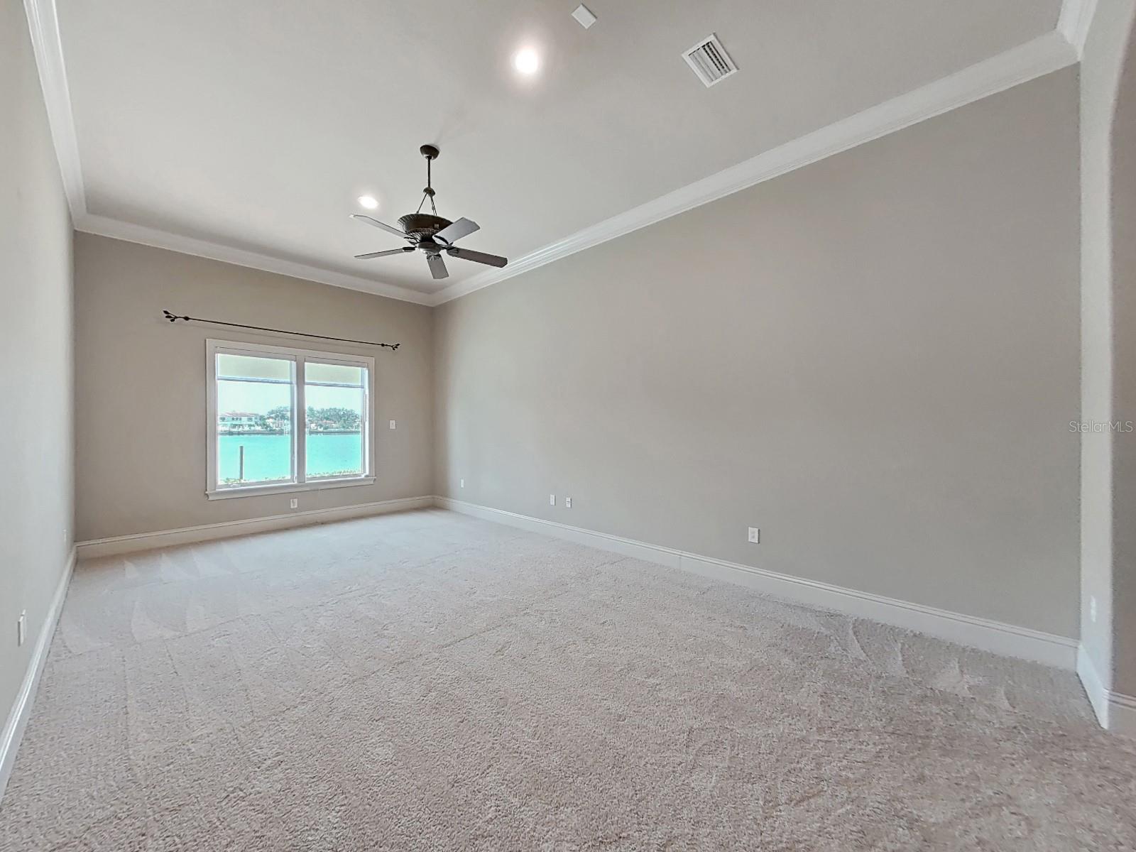 TB8409397 Property Photo