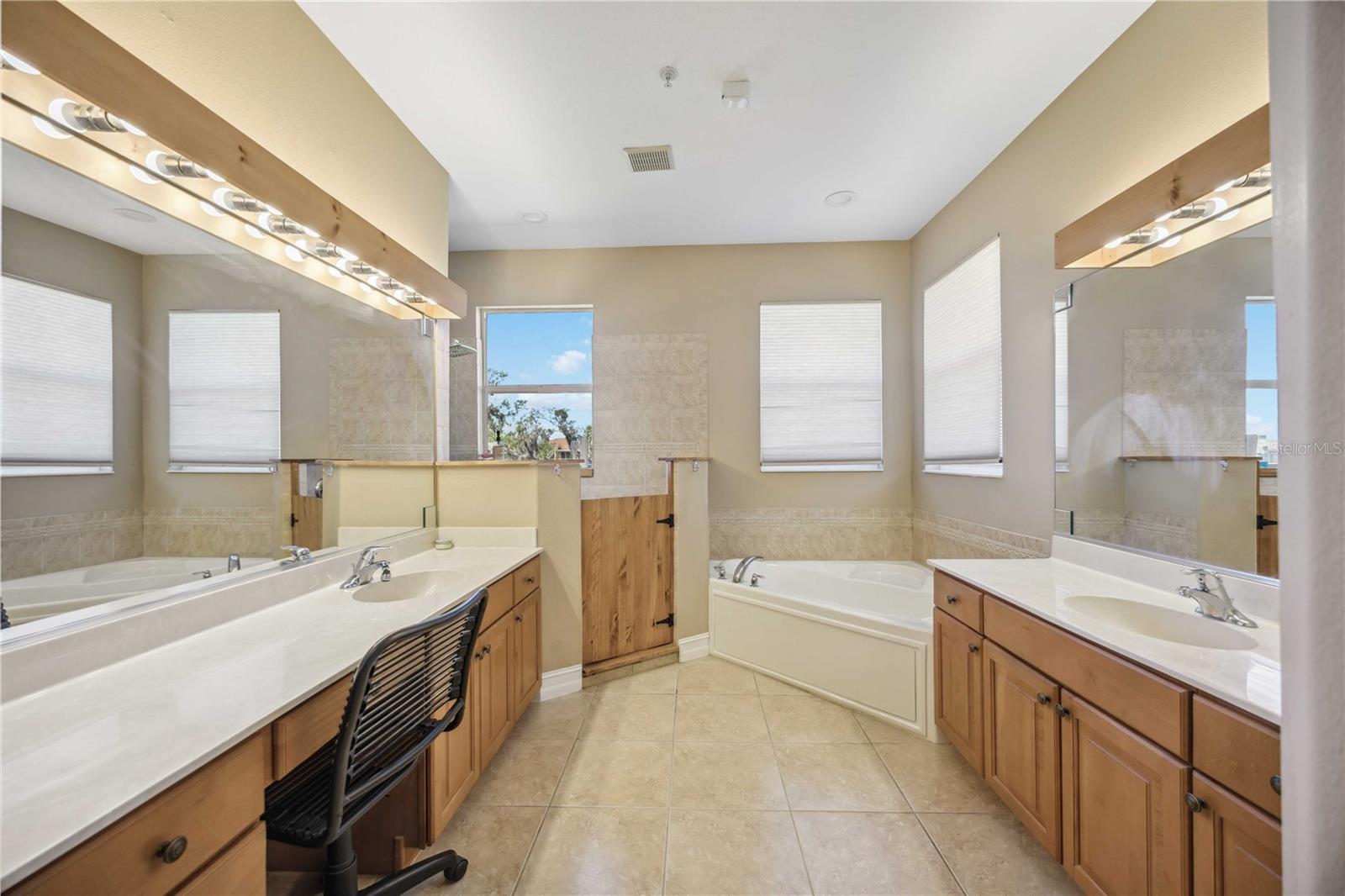 A4659543 Property Photo
