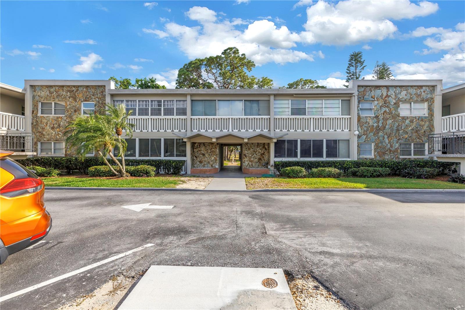 TB8409483 Property Photo