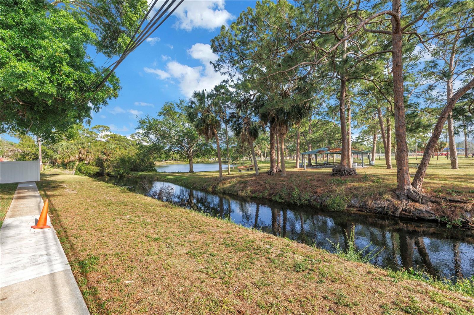 TB8409483 Property Photo