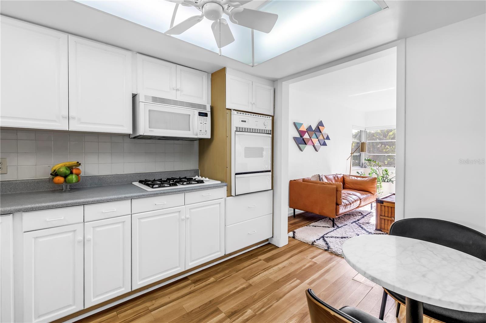 TB8409483 Property Photo