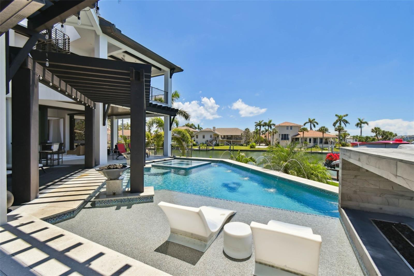 TB8409488 Property Photo