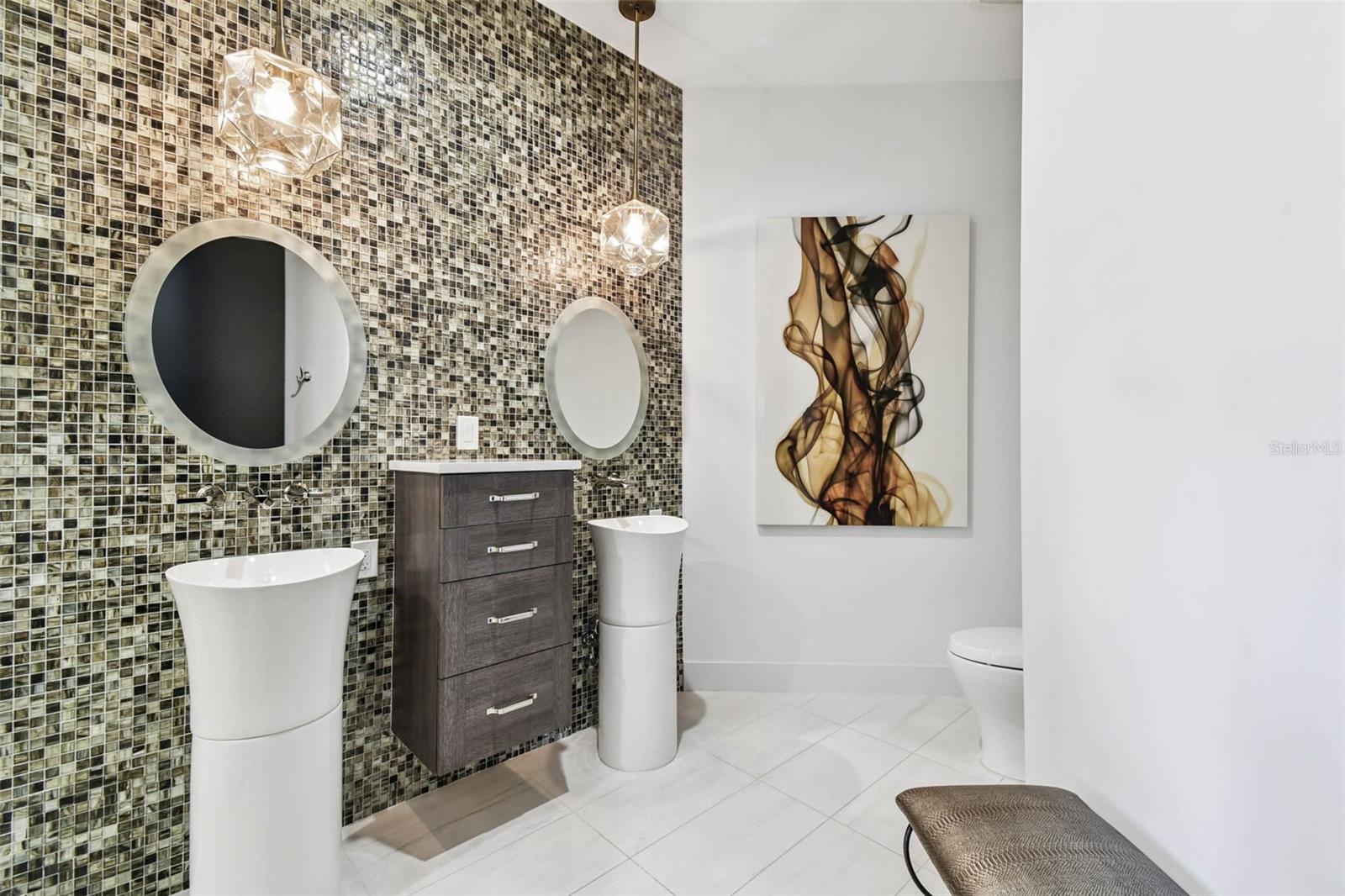 TB8409488 Property Photo