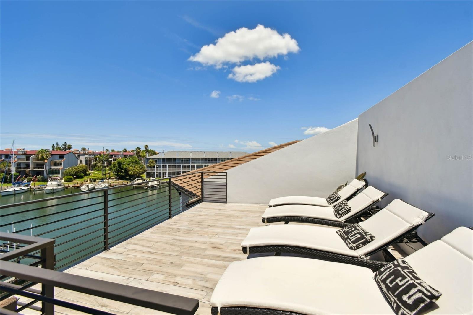 TB8409488 Property Photo