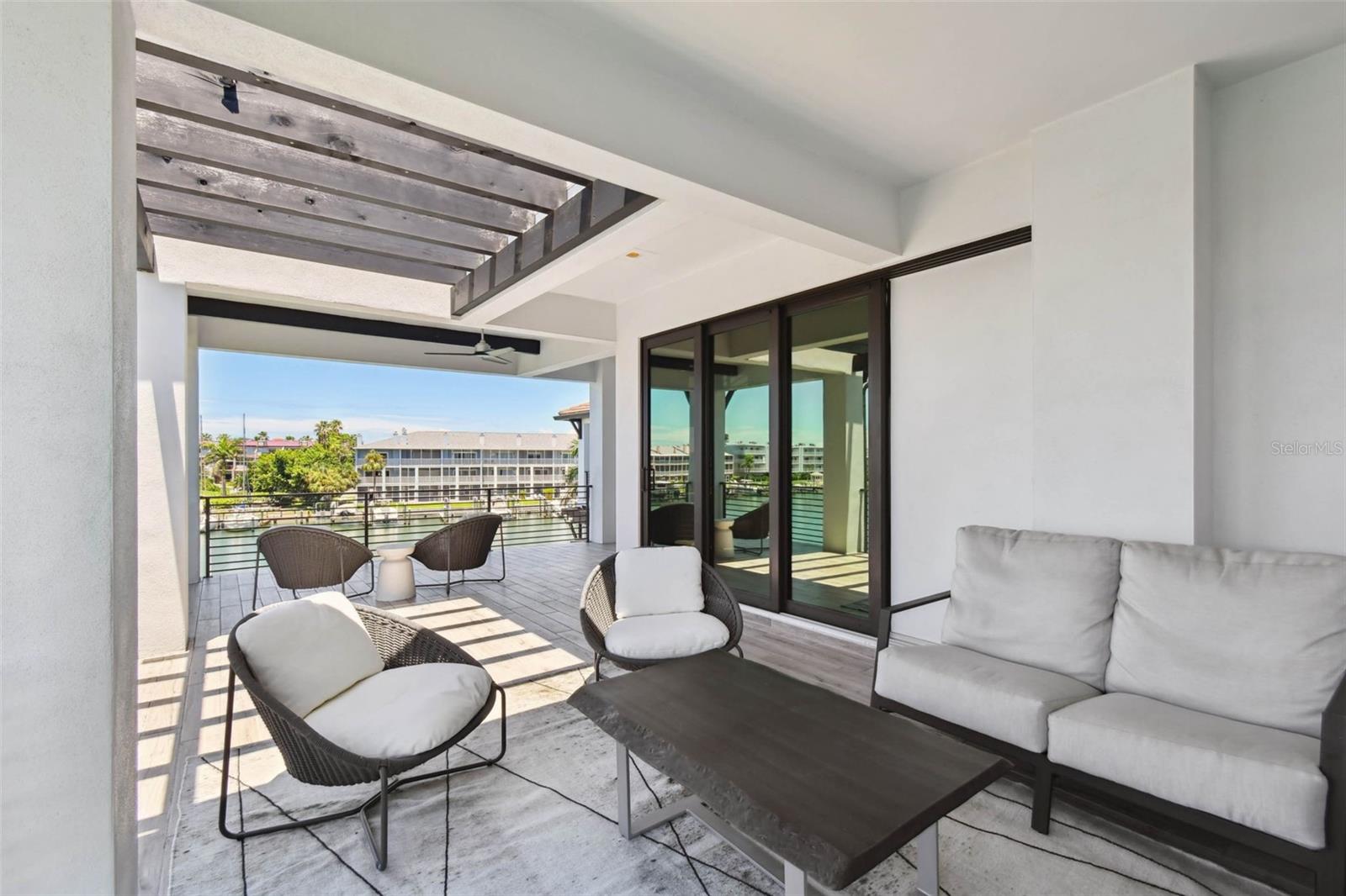 TB8409488 Property Photo