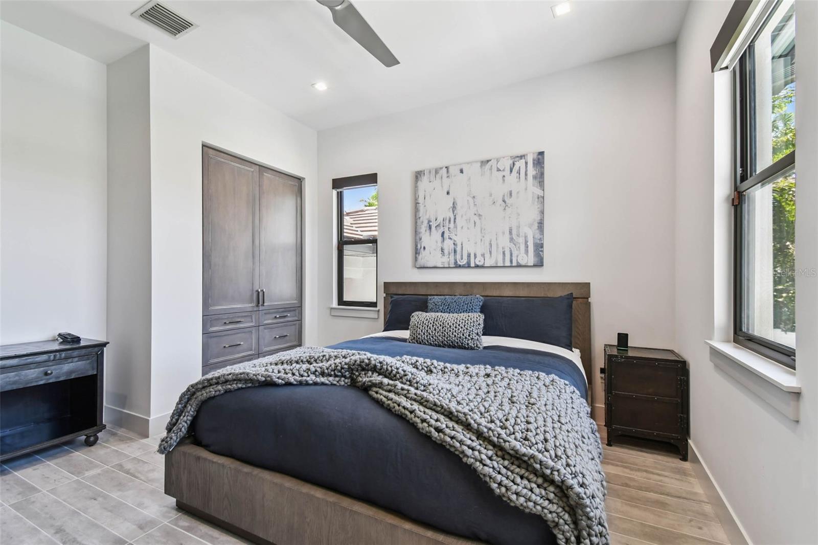 TB8409488 Property Photo