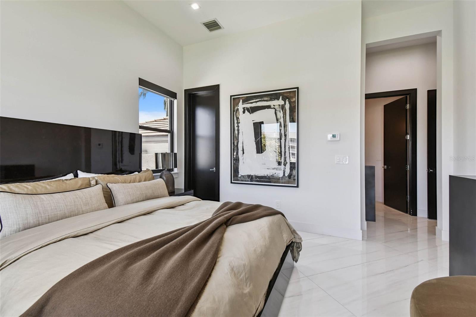 TB8409488 Property Photo