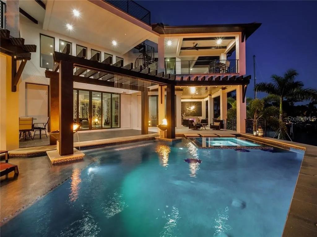 TB8409488 Property Photo