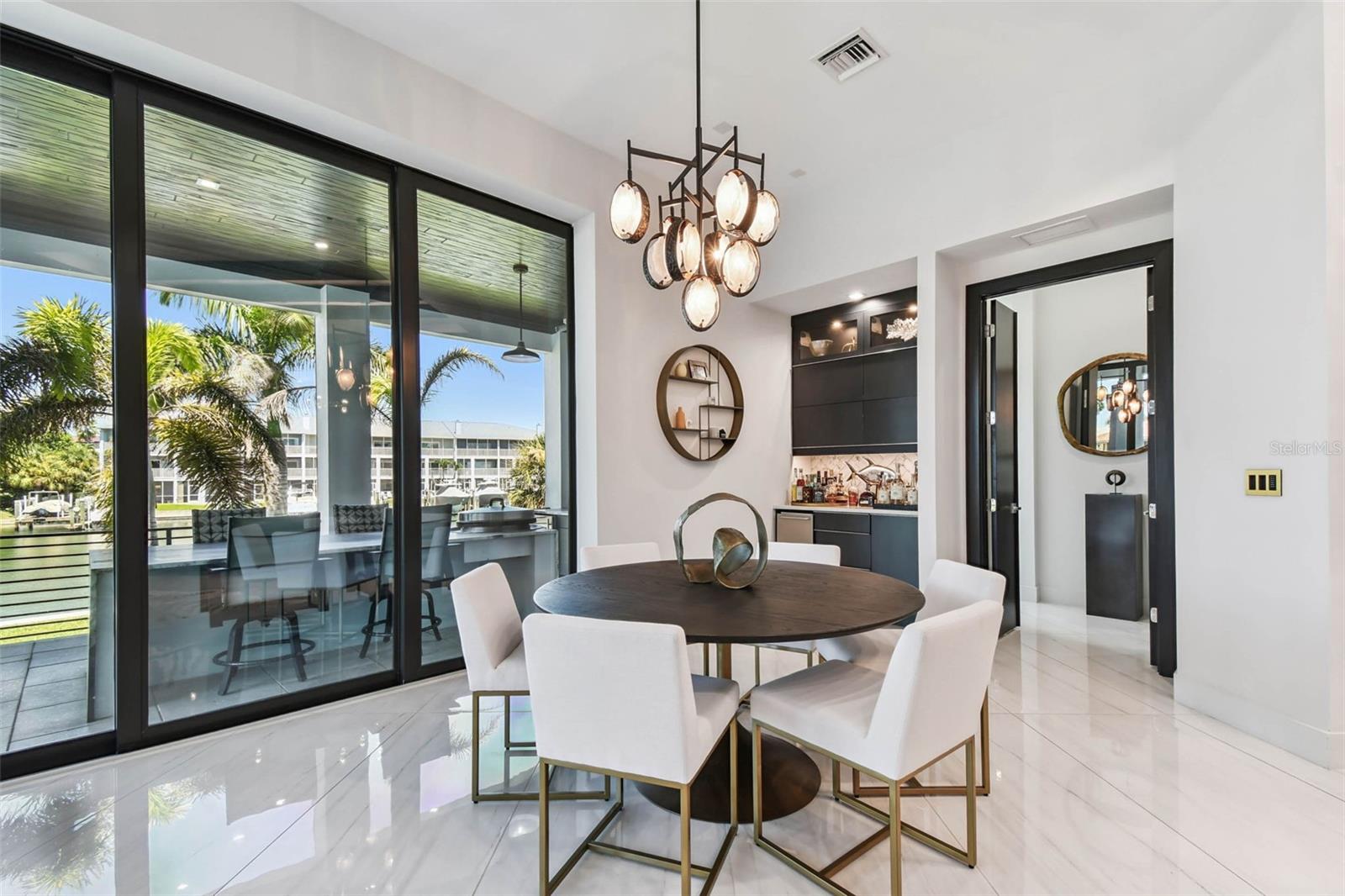 TB8409488 Property Photo