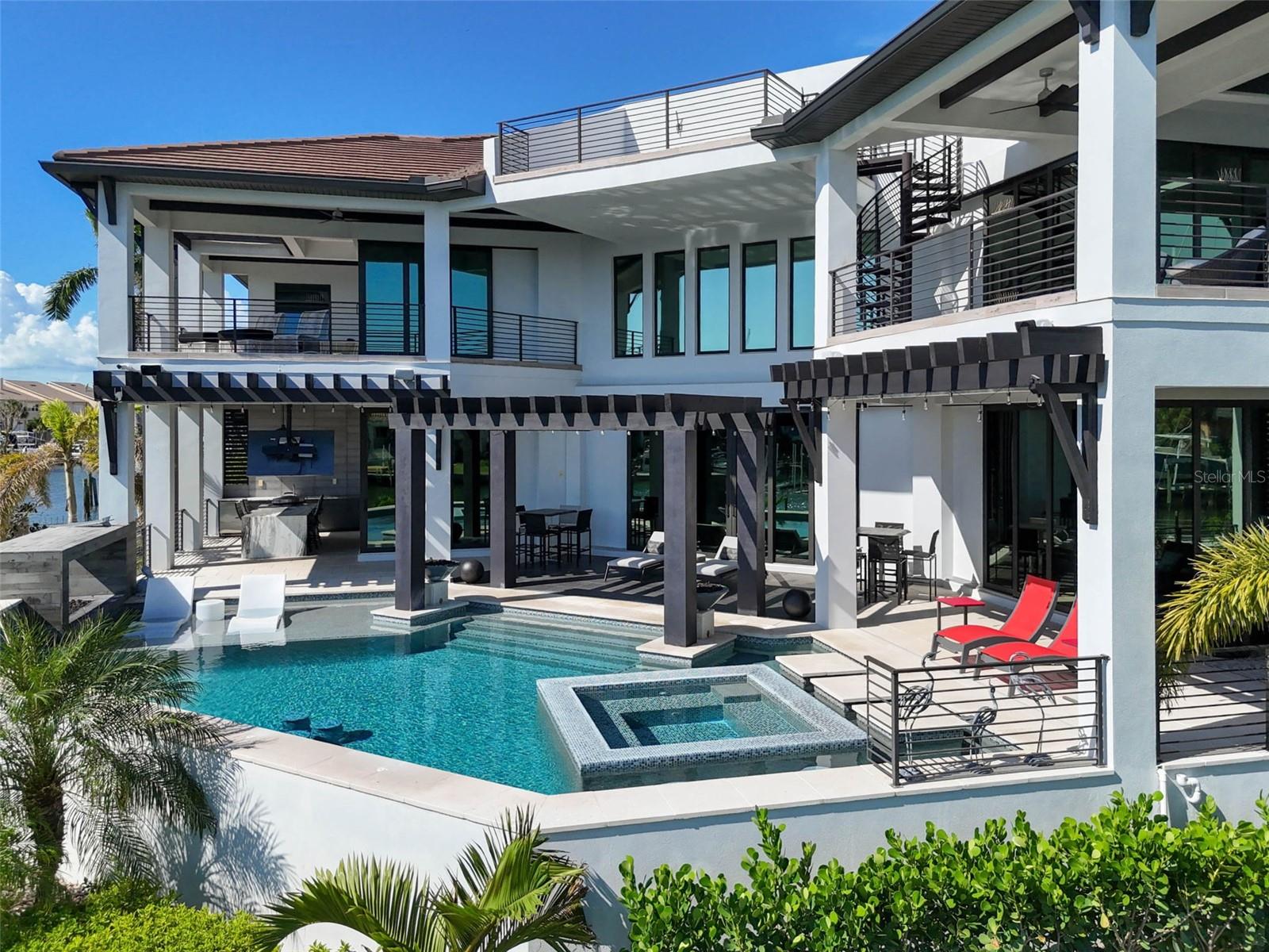 TB8409488 Property Photo