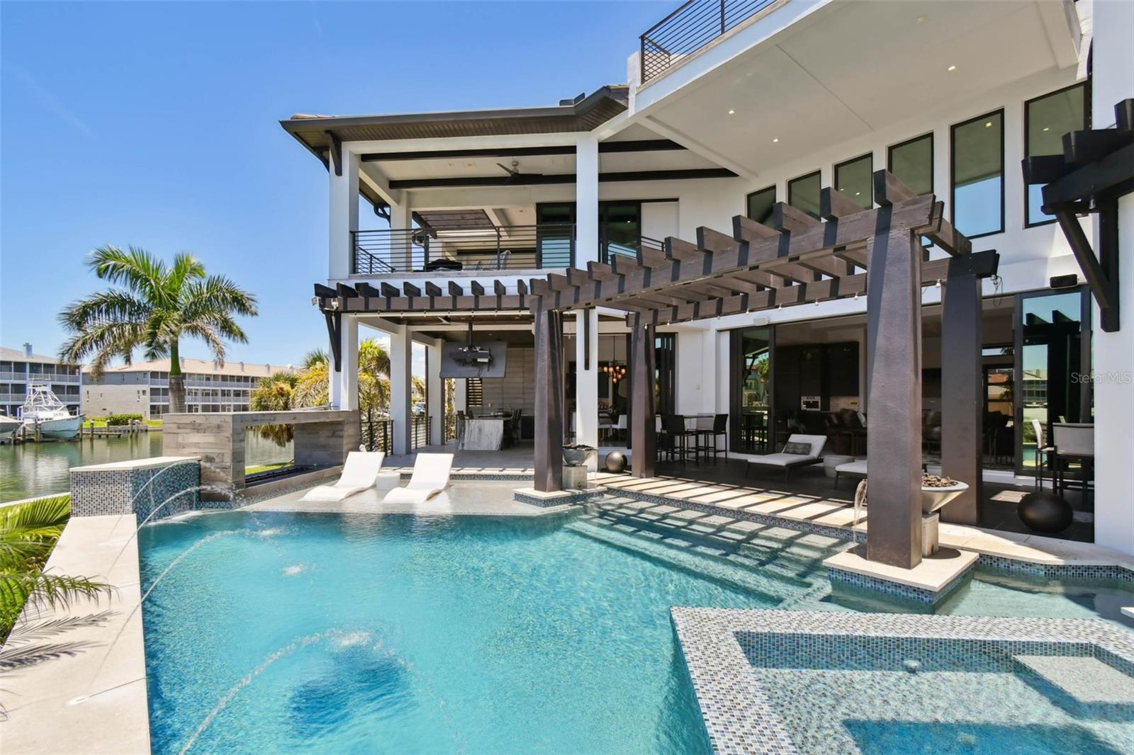 TB8409488 Property Photo