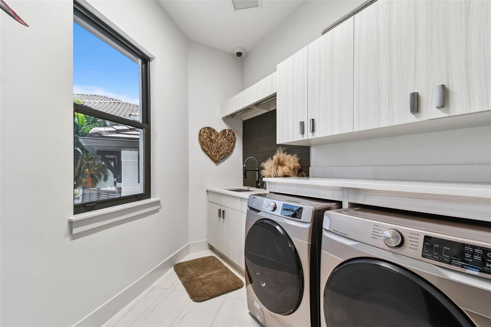 TB8409488 Property Photo