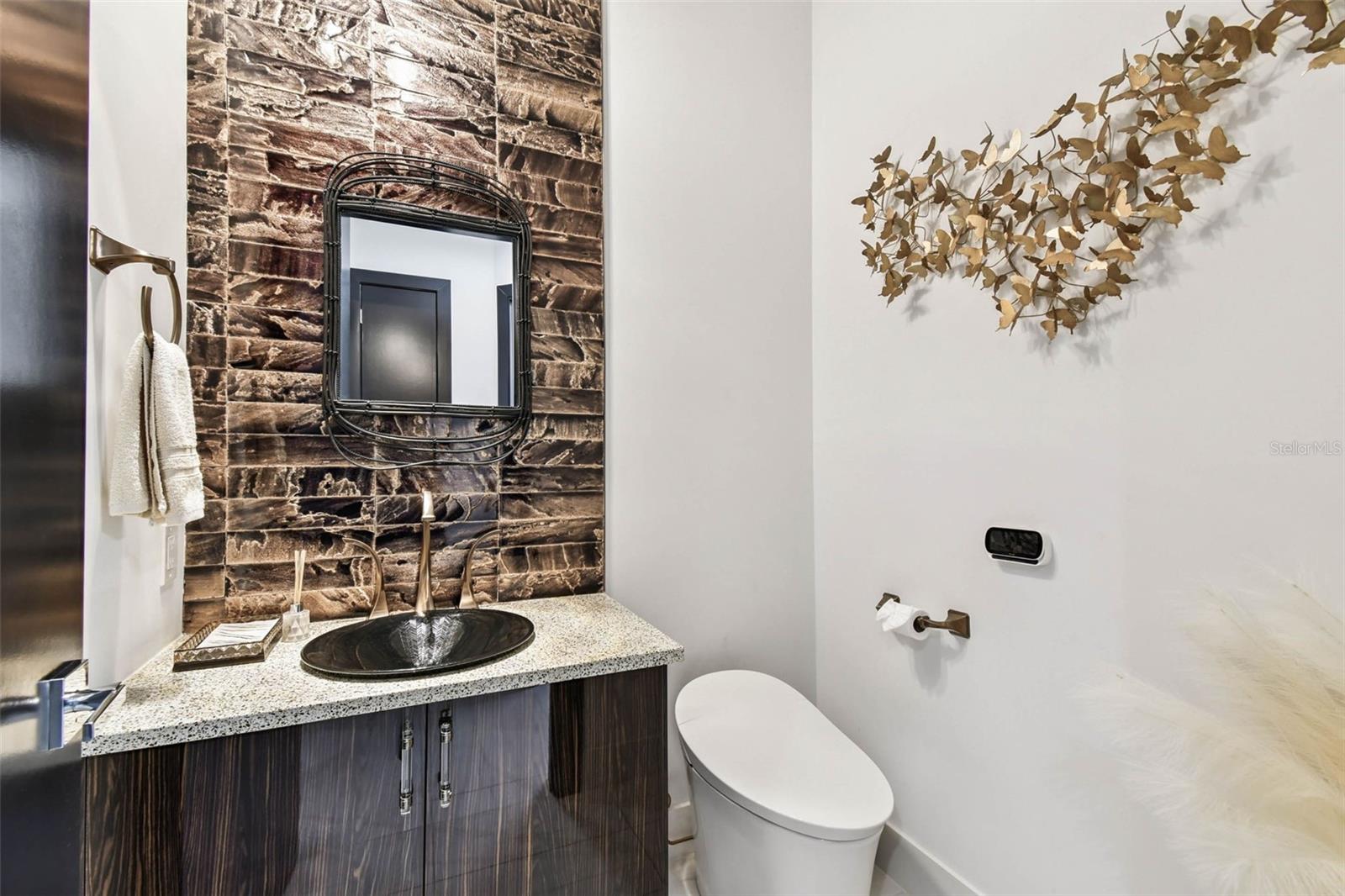 TB8409488 Property Photo