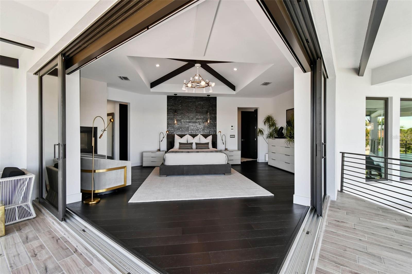 TB8409488 Property Photo