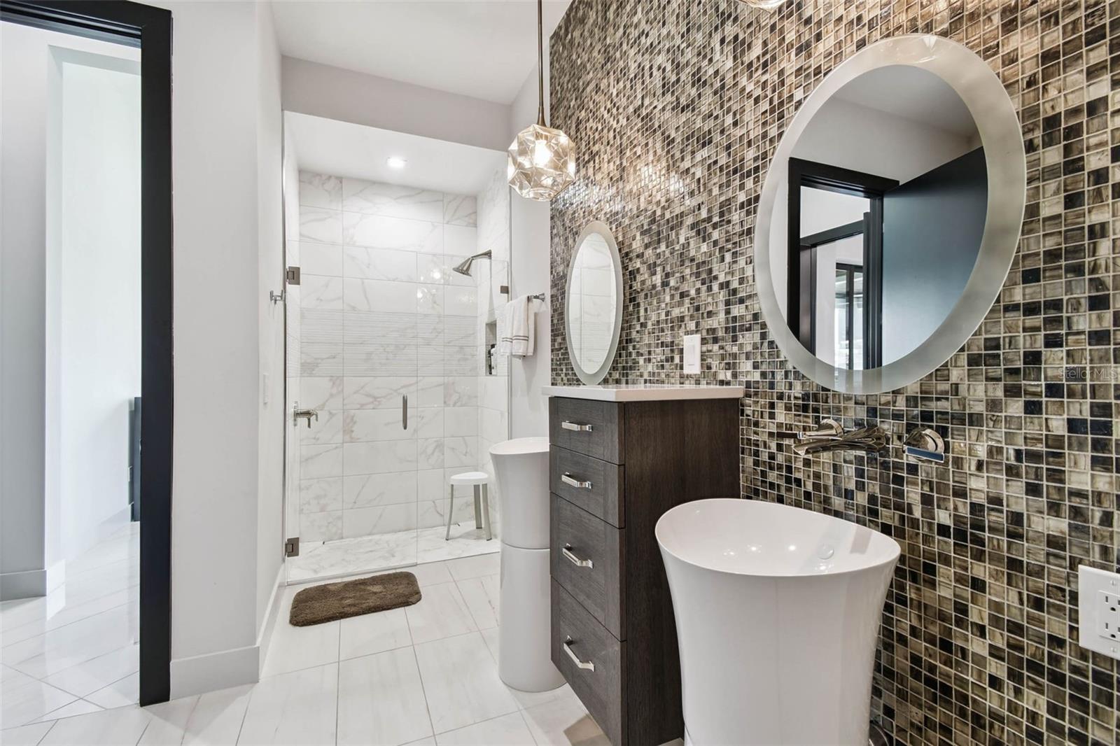 TB8409488 Property Photo