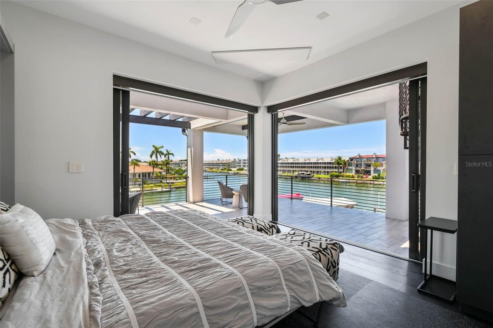 TB8409488 Property Photo