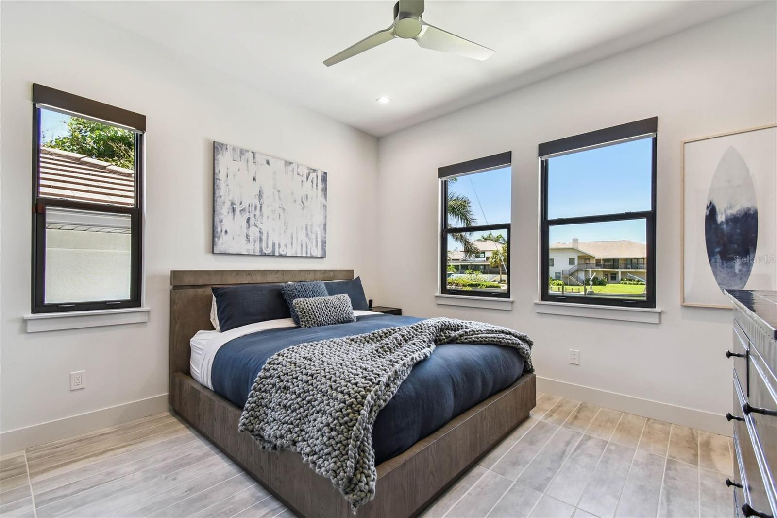 TB8409488 Property Photo