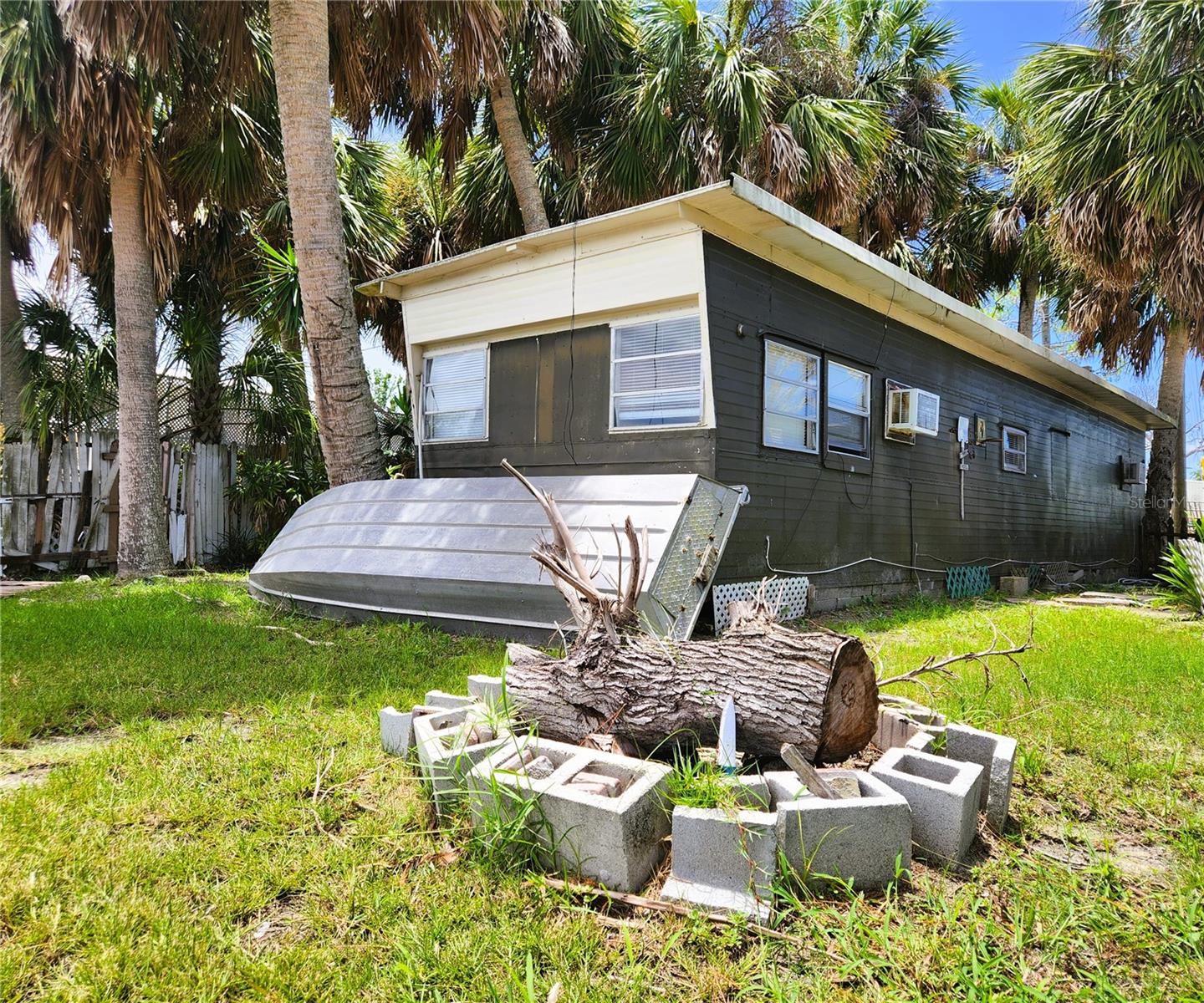 TB8409516 Property Photo