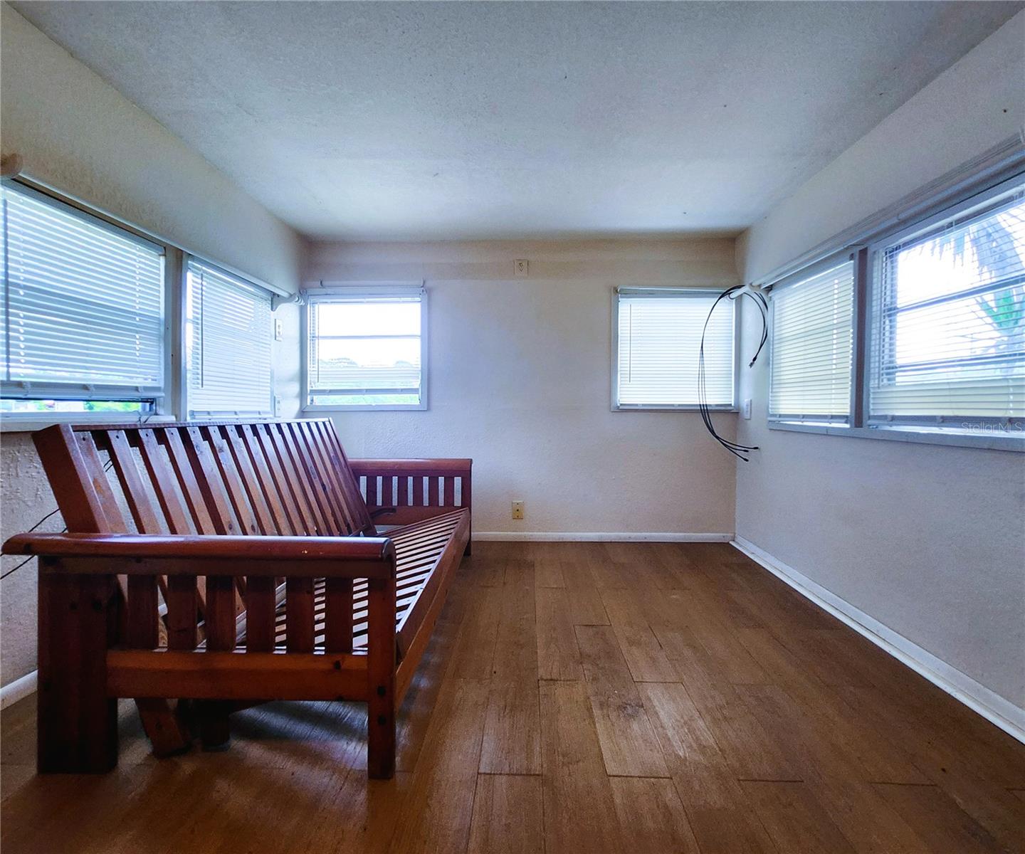 TB8409516 Property Photo