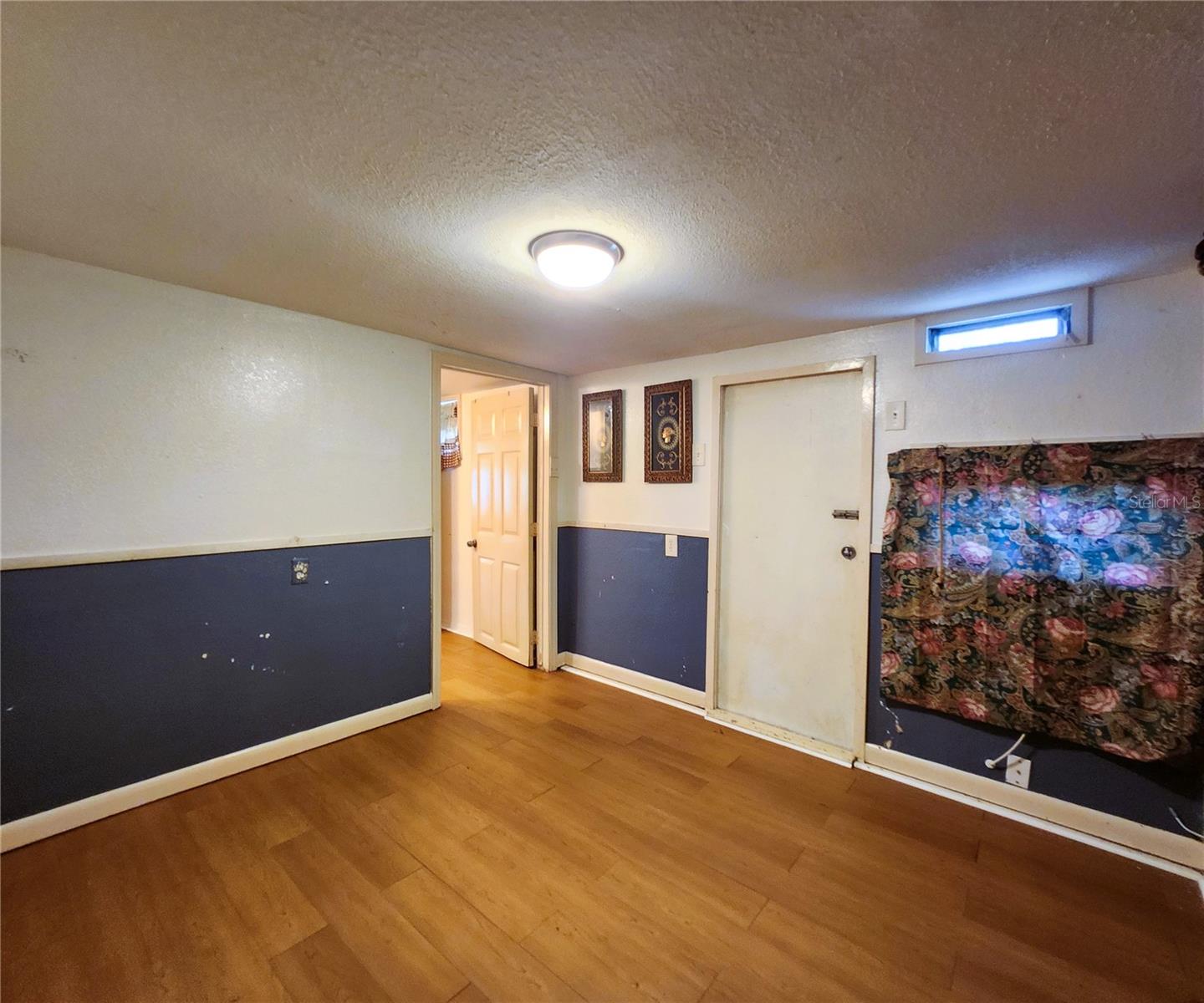 TB8409516 Property Photo