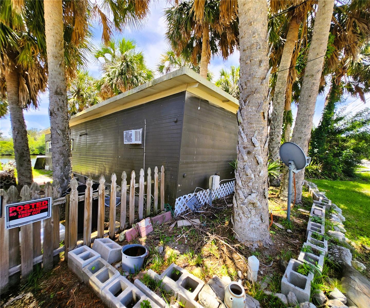 TB8409516 Property Photo