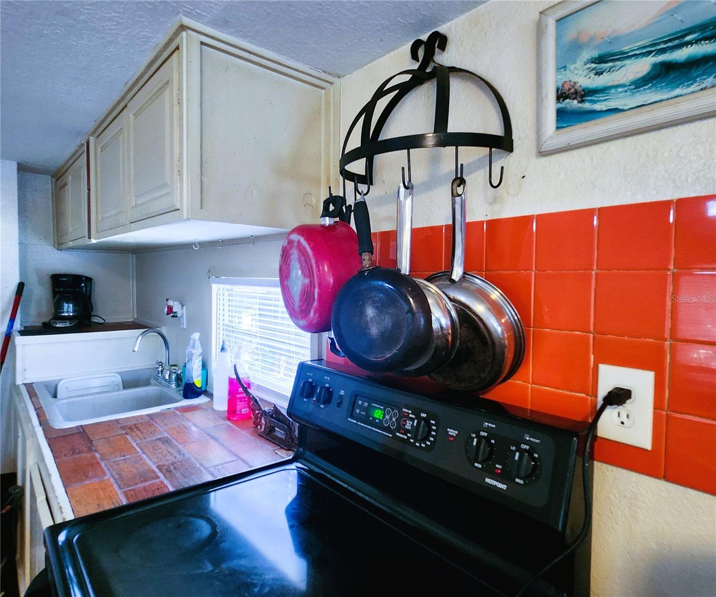 TB8409516 Property Photo