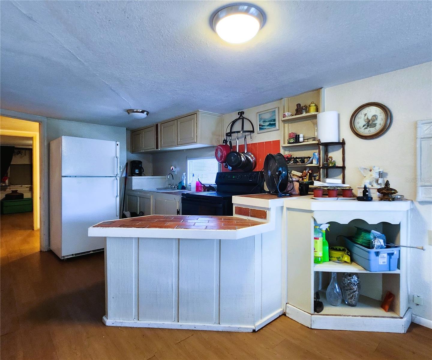 TB8409516 Property Photo