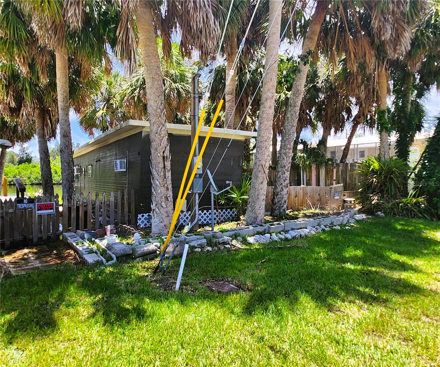 TB8409516 Property Photo