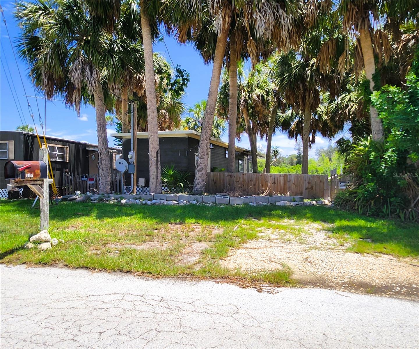 TB8409516 Property Photo