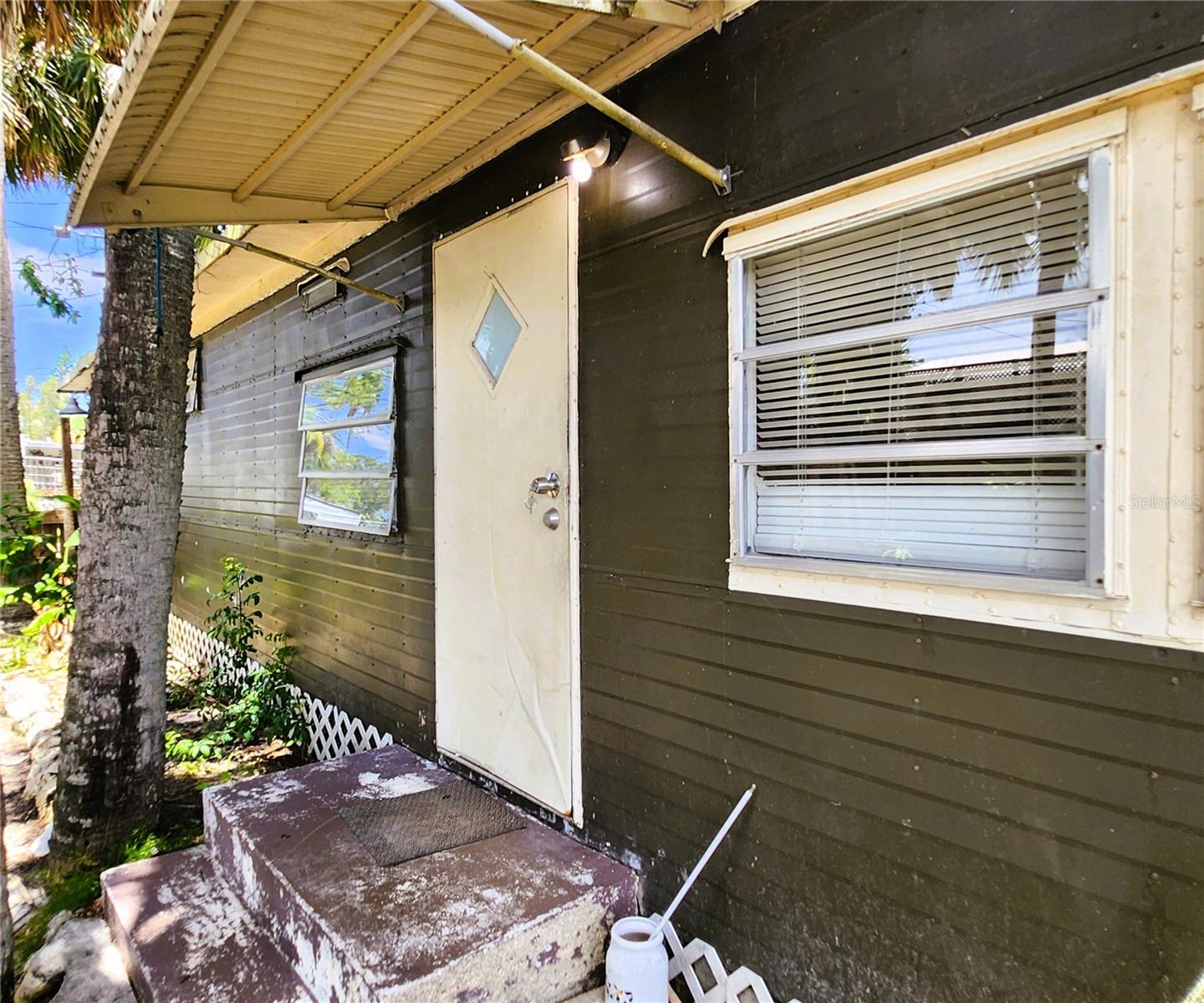 TB8409516 Property Photo