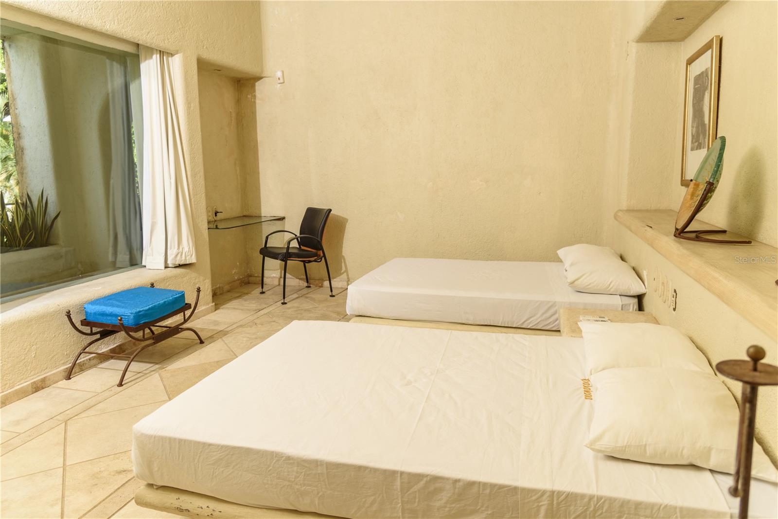 O6329109 Property Photo