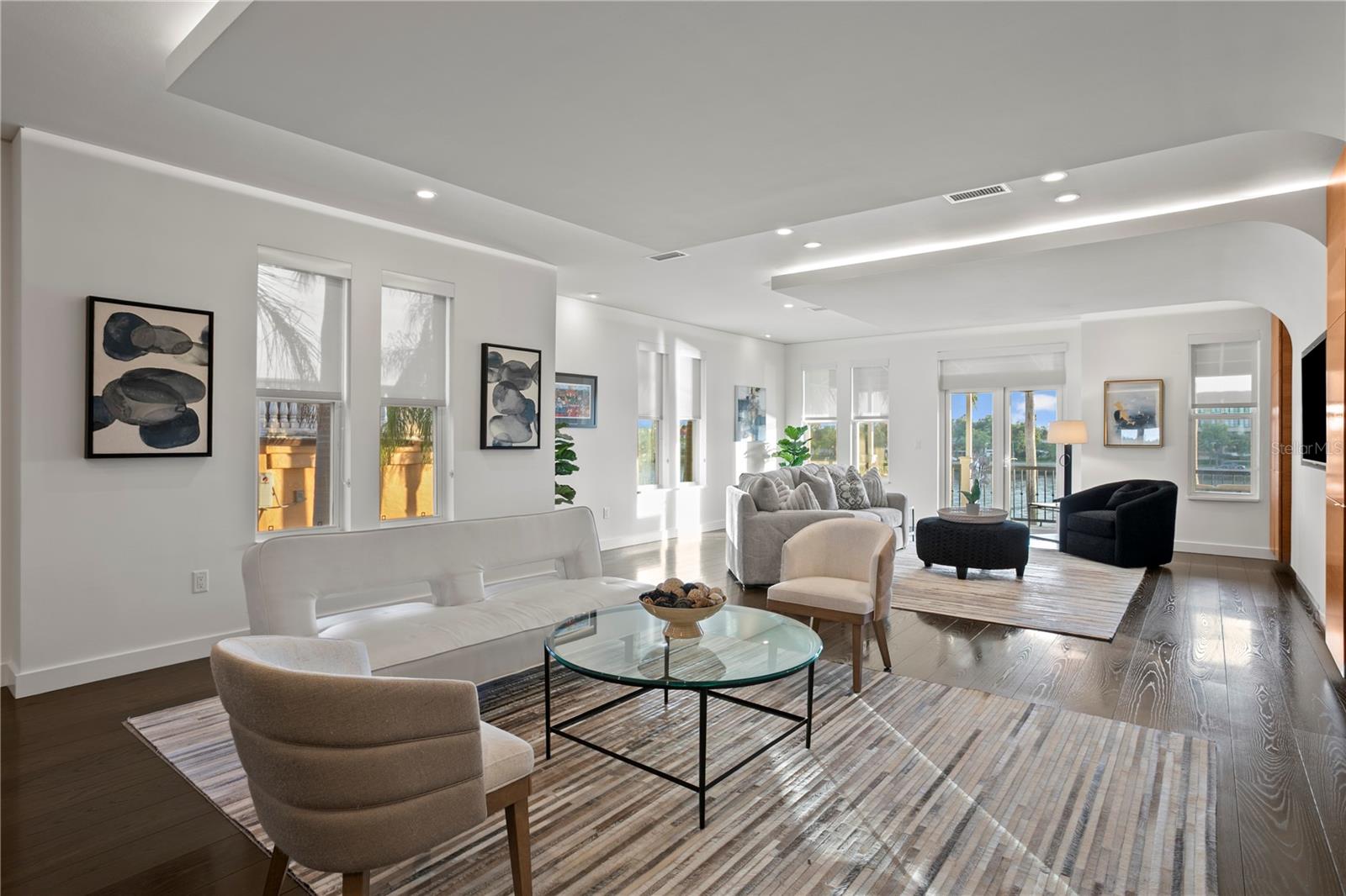 TB8409679 Property Photo