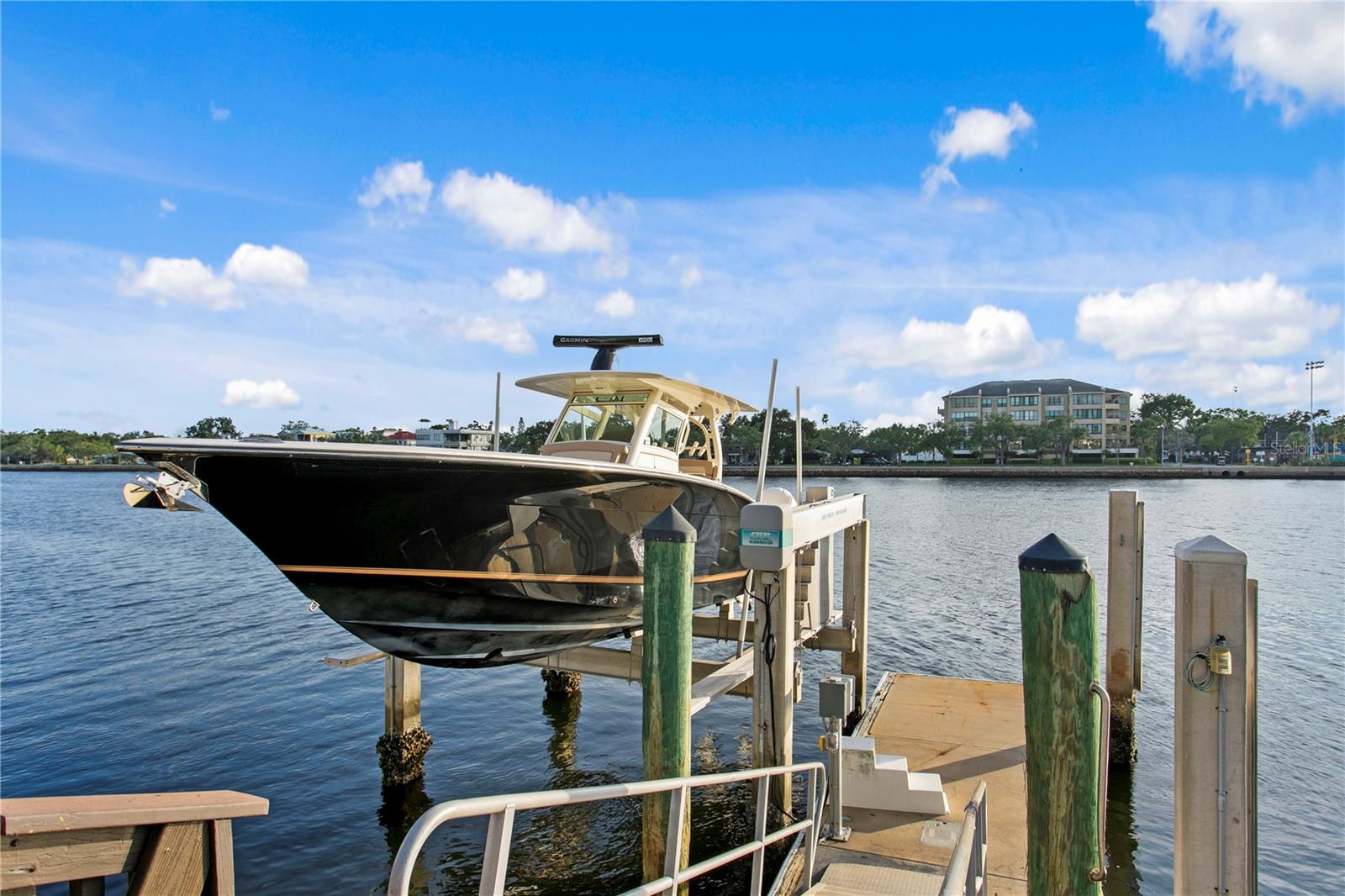 TB8409679 Property Photo