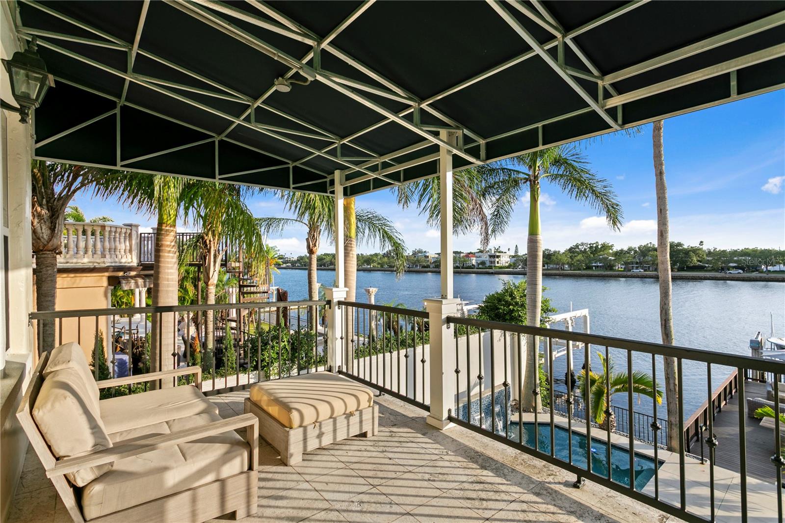 TB8409679 Property Photo