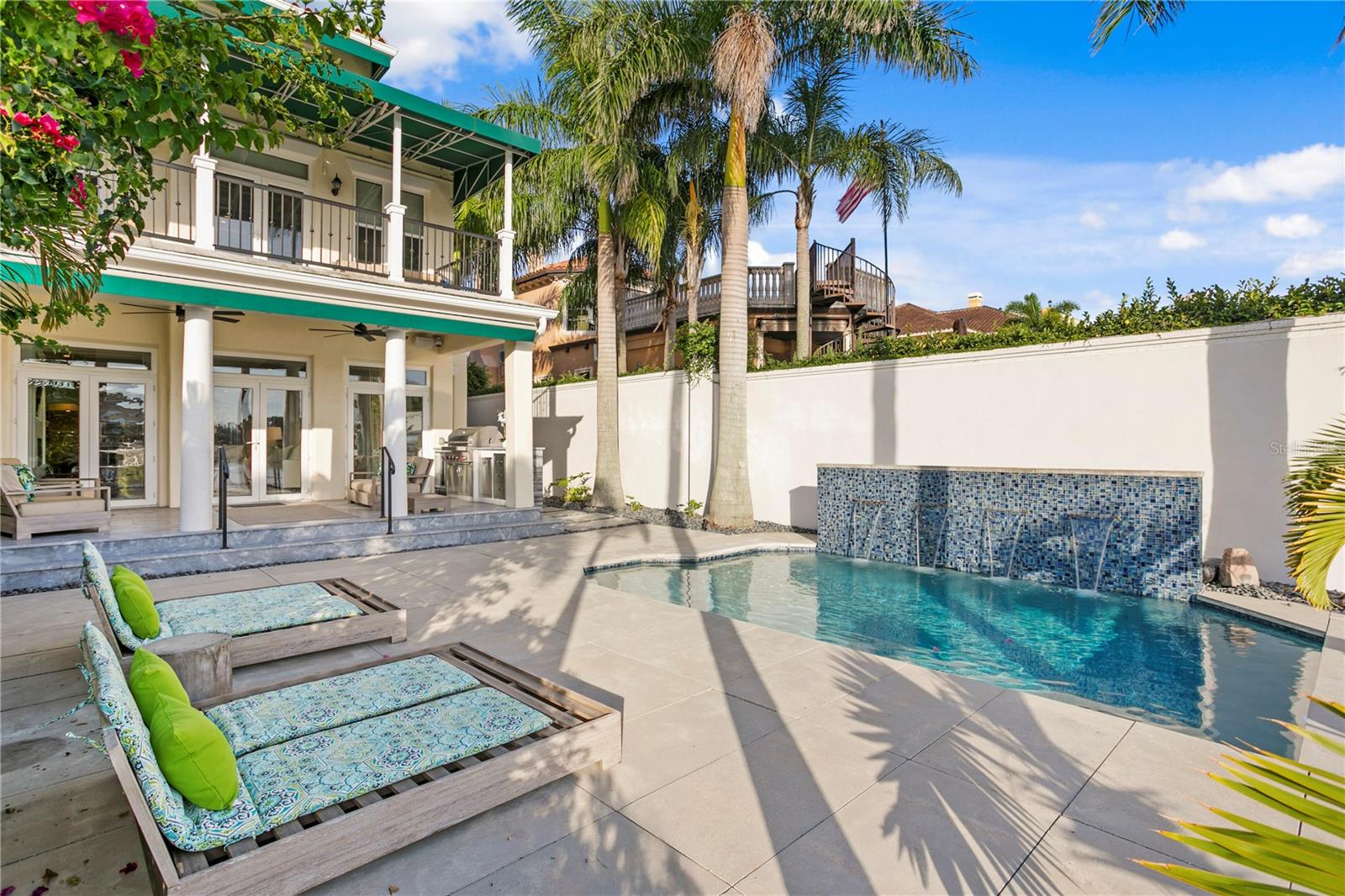 TB8409679 Property Photo