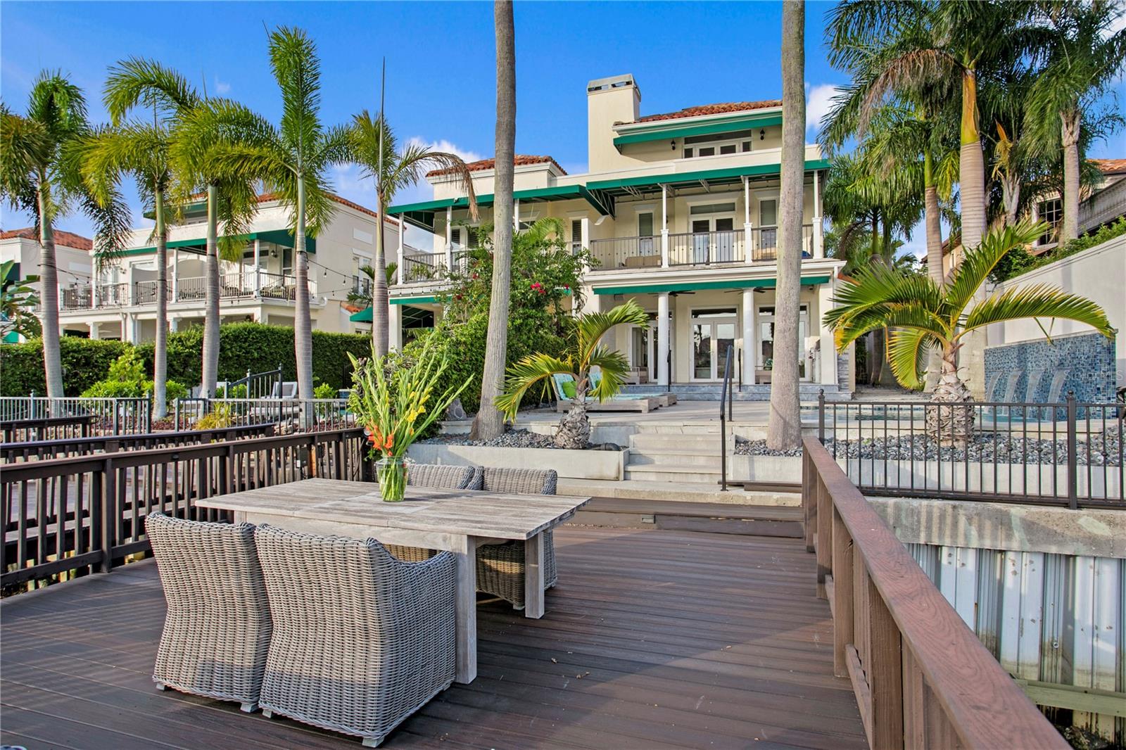 TB8409679 Property Photo