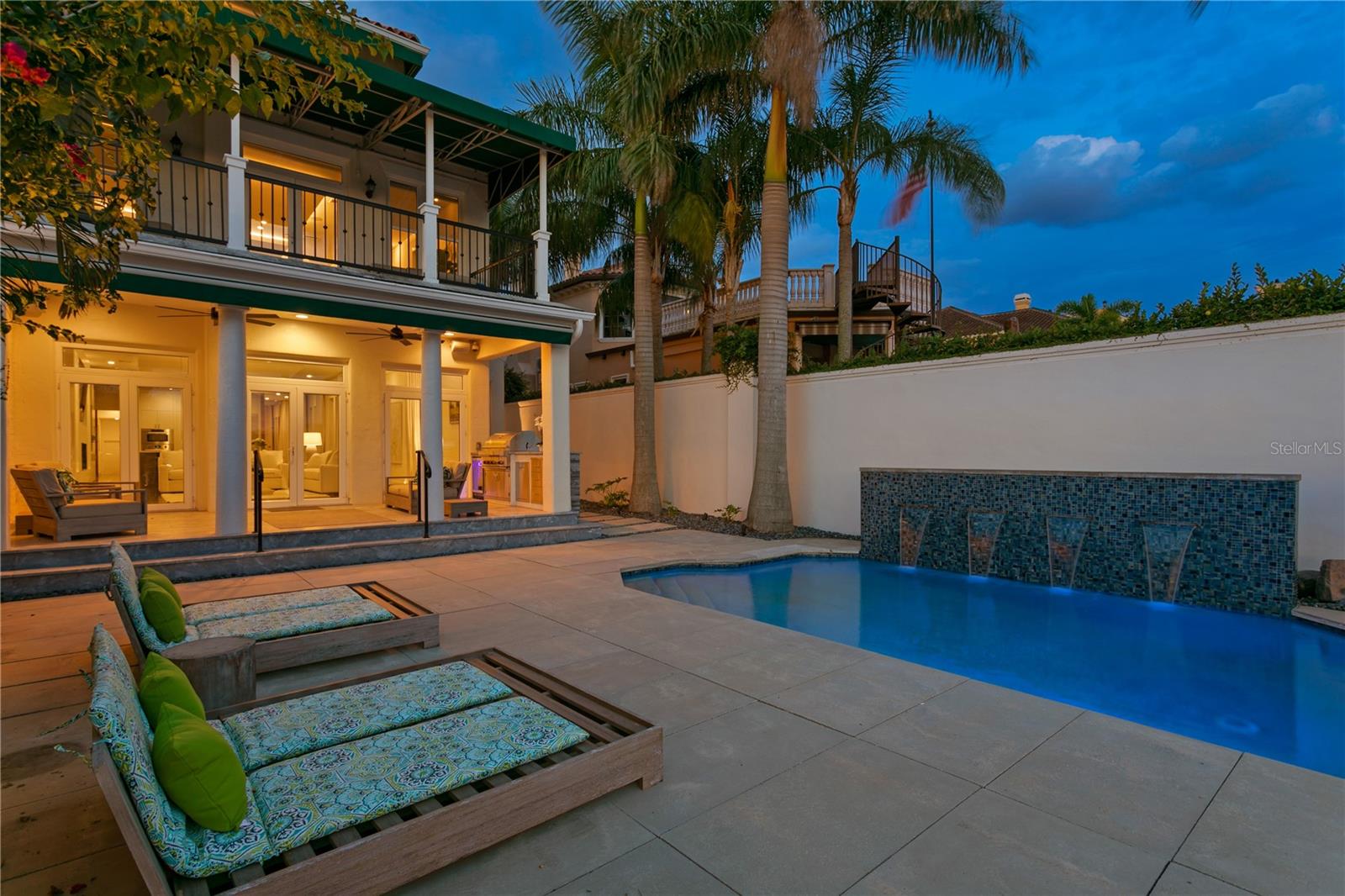 TB8409679 Property Photo