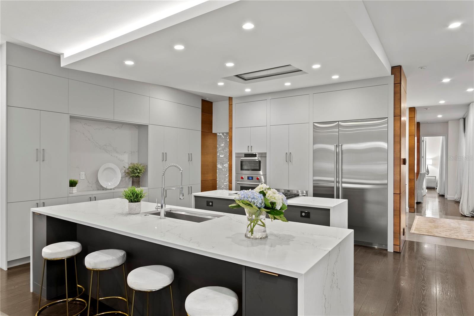 TB8409679 Property Photo