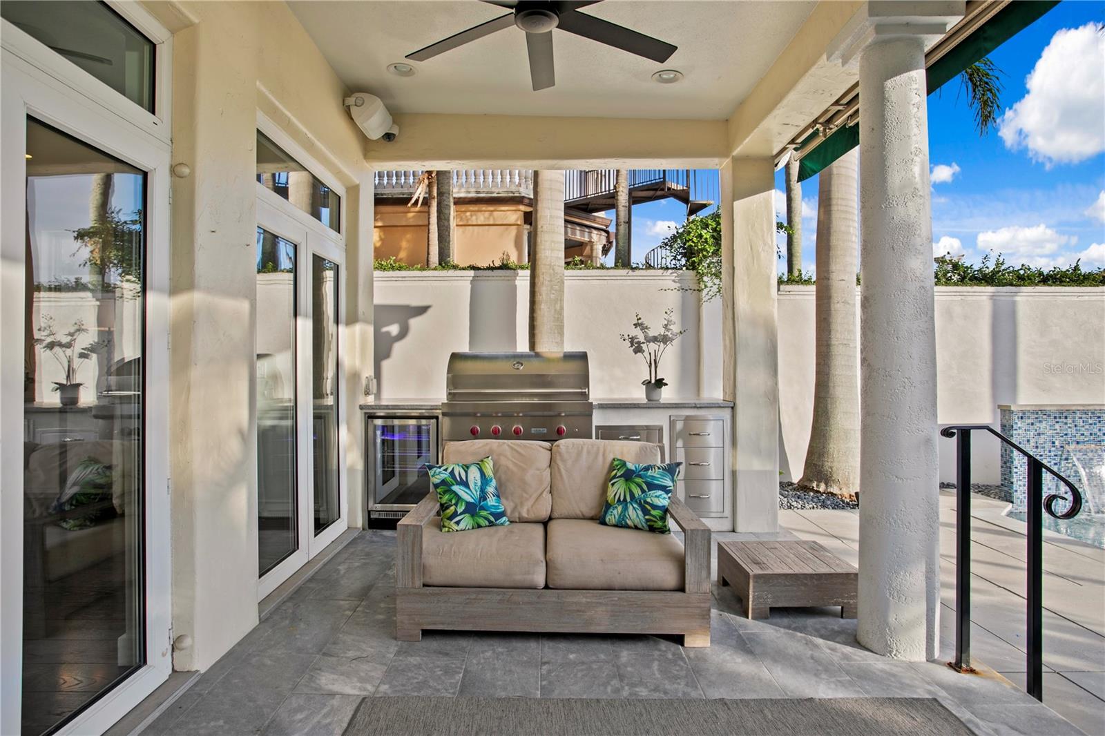 TB8409679 Property Photo